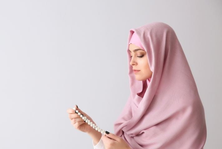 Tanhai Mein Sath Dene Wala Naam Ya Raqeb wazifa