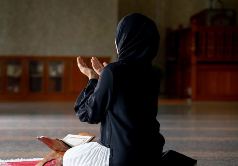Ya Muqtadir Har Mushkil Ka Hal